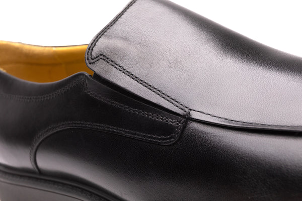 Badbury Slip-on square toe  Black leather